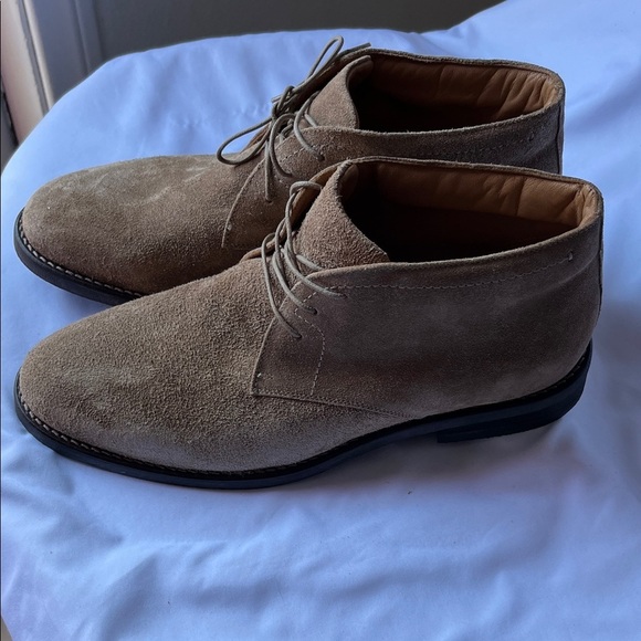 Flag Ltd Classic Tan Suede Chukka Boots for Men